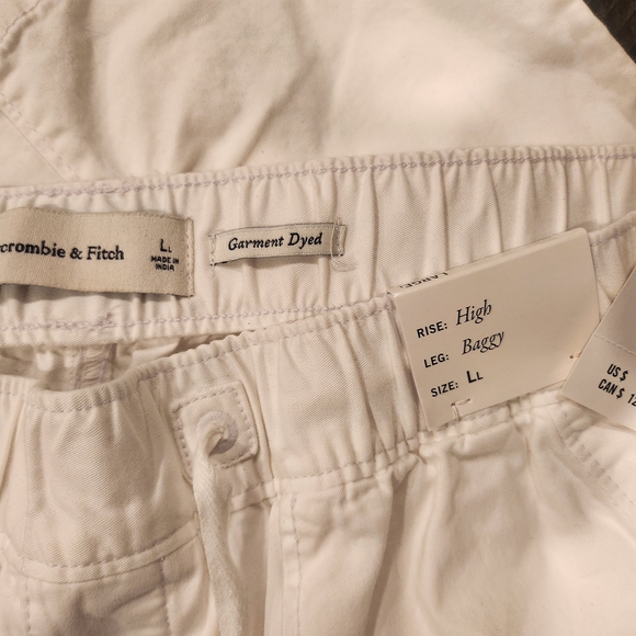 Abercrombie & Fitch Pants - NWT Abercrombie & Fitch White High-Rise Baggy Trousers